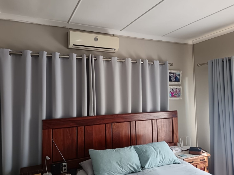 4 Bedroom Property for Sale in Carters Glen Northern Cape